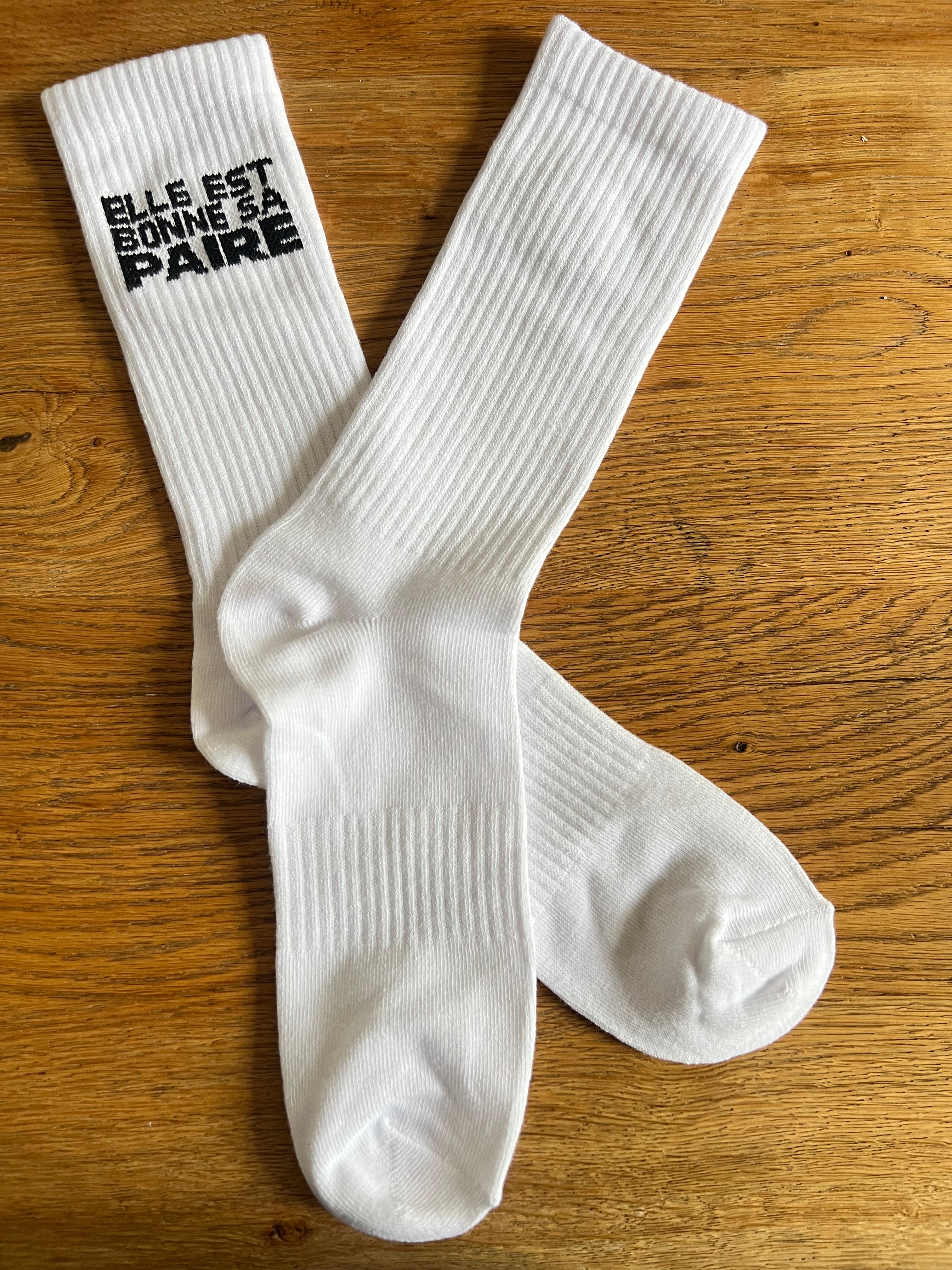 Chaussettes "Elle Est Bonne Sa Paire" Black on White